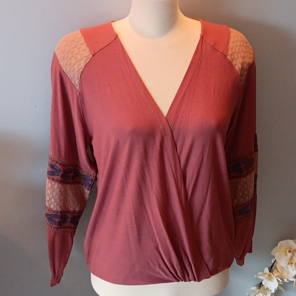 Mystree dusty rose embroidered top NWT